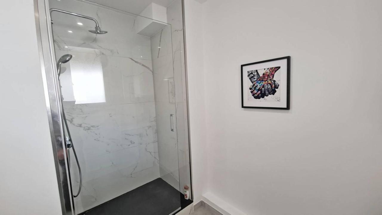 Maxbnb - T2 Balcon 50M2 - Climatise - Ouest - Тулон Экстерьер фото